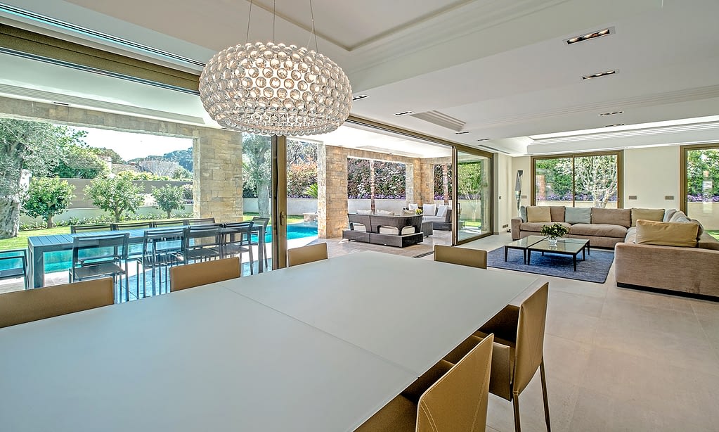 Modern Cap Ferrat Villa For Rent