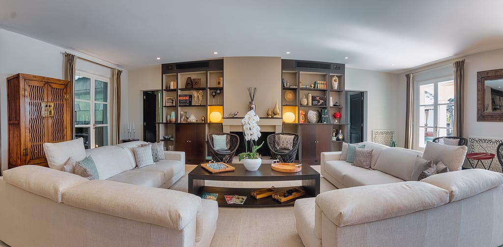 New Villa with Sunset Views in Saint Tropez Living