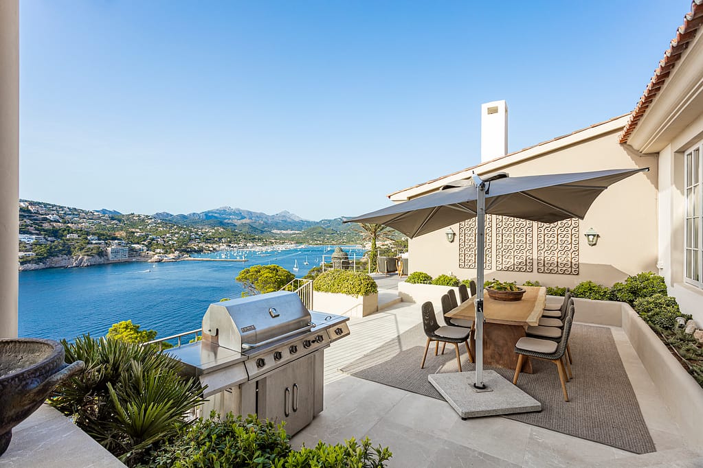 Exquisite Seafront Villa in Port D'Andratx in Mallorca