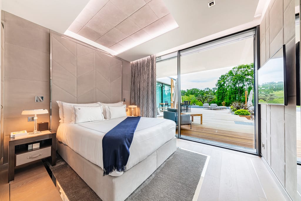 Ultima Geneva Grand Villa