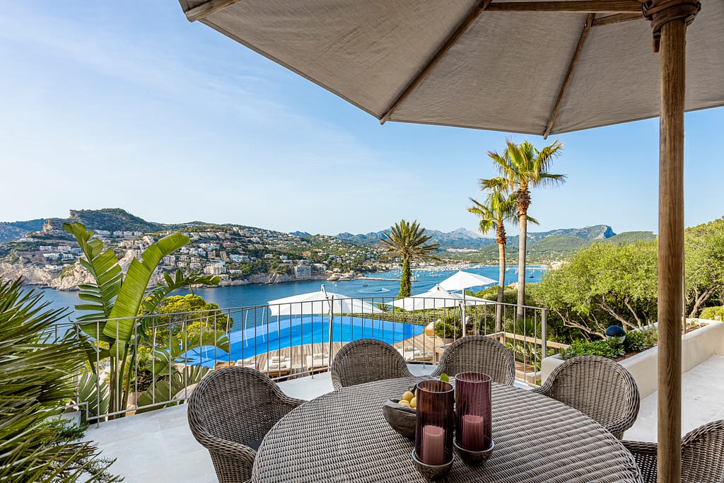 Exquisite Seafront Villa in Port D'Andratx in Mallorca