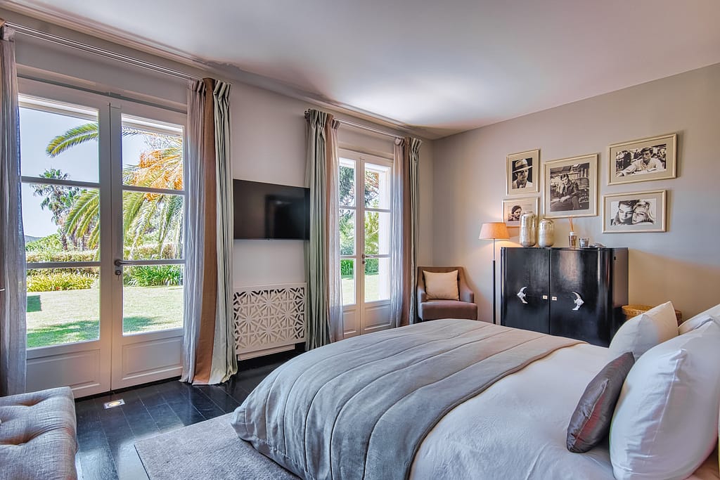 New Villa with Sunset Views in Saint Tropez Bedroom 1
