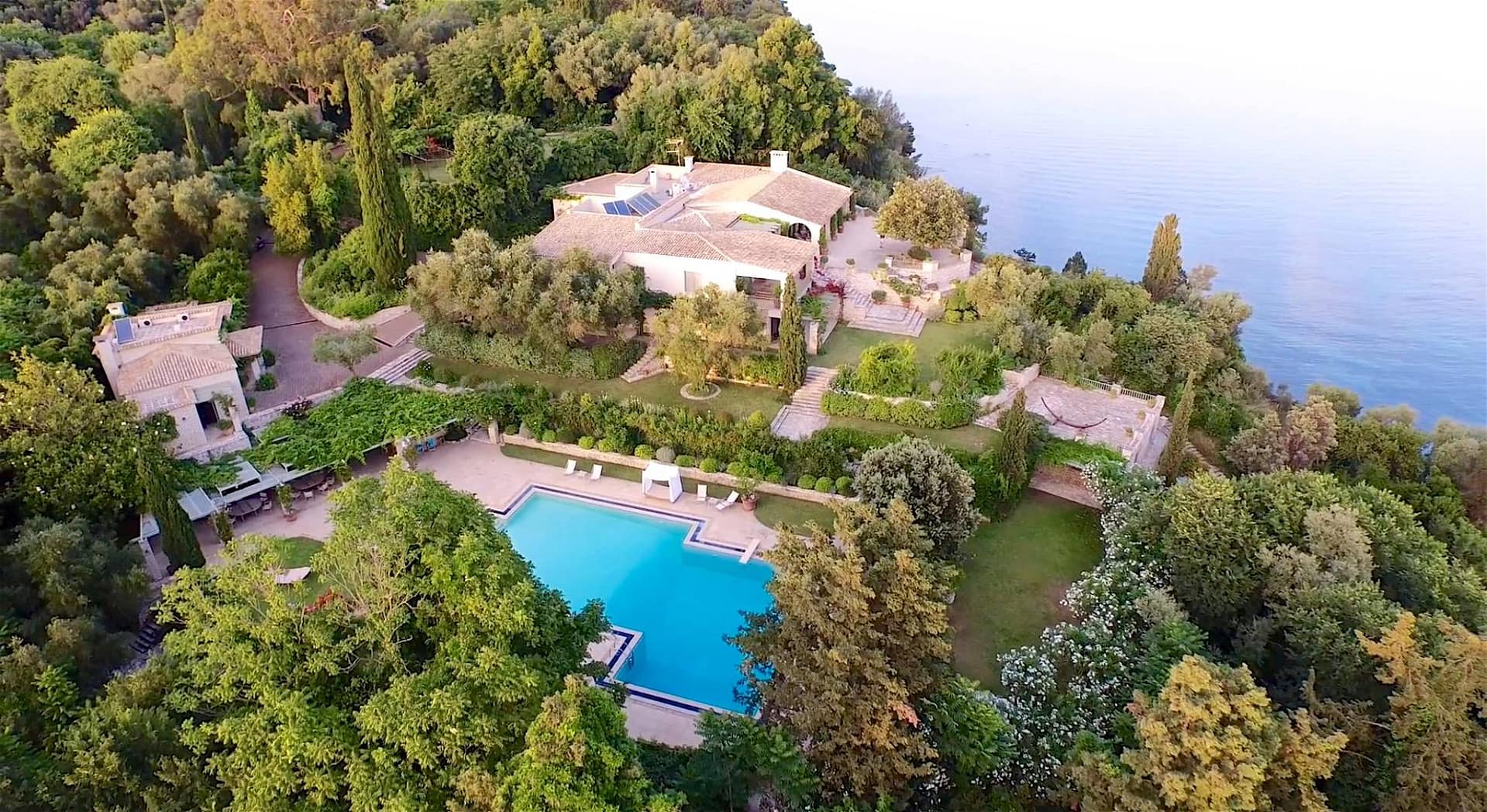 Luxury villa for rent near Corfu town