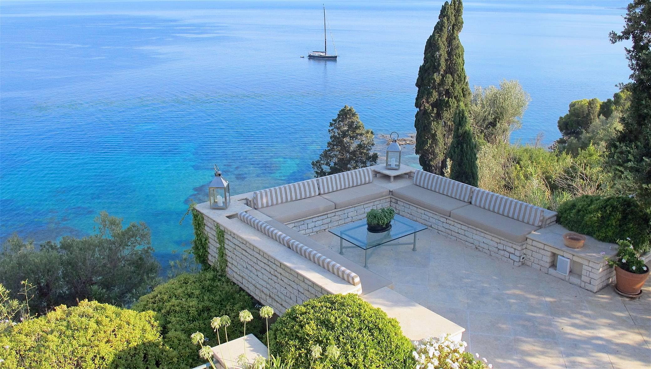 Luxury villa for rent near Corfu town