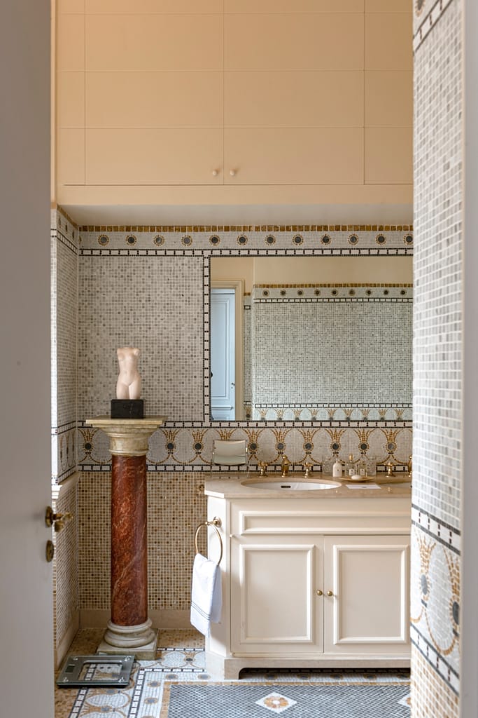 Place Vendome Apartment bathroom