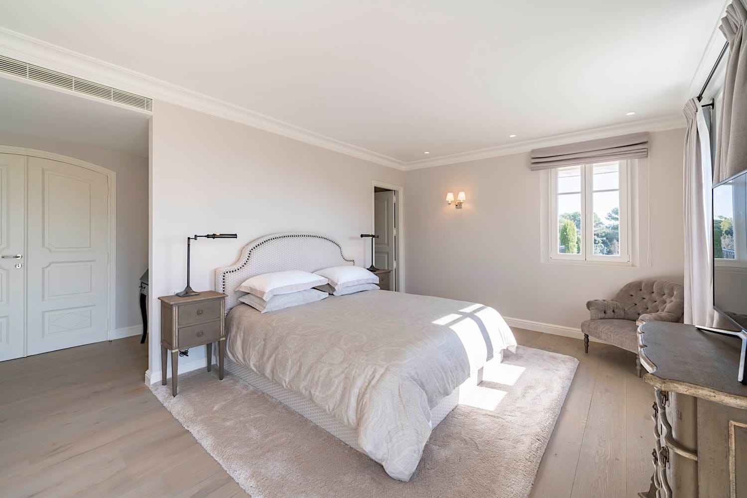 Saint-Paul-de-Vence--Large-Villa-Estate South of France