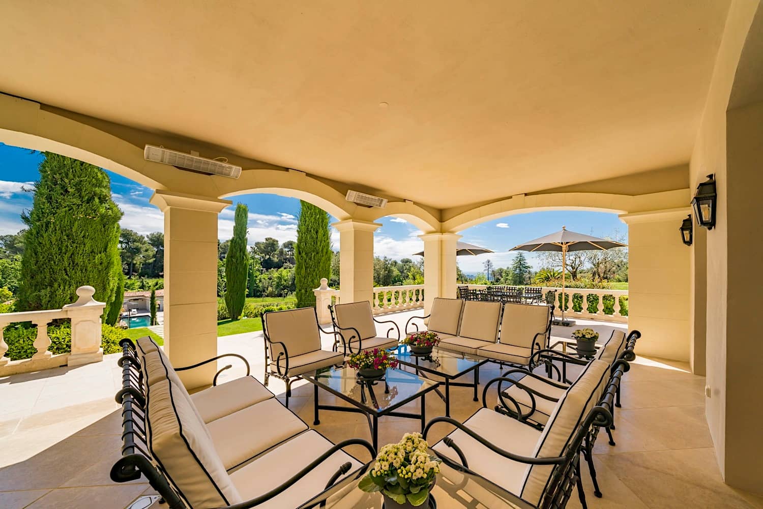 Saint-Paul-de-Vence--Large-Villa-Estate South of France