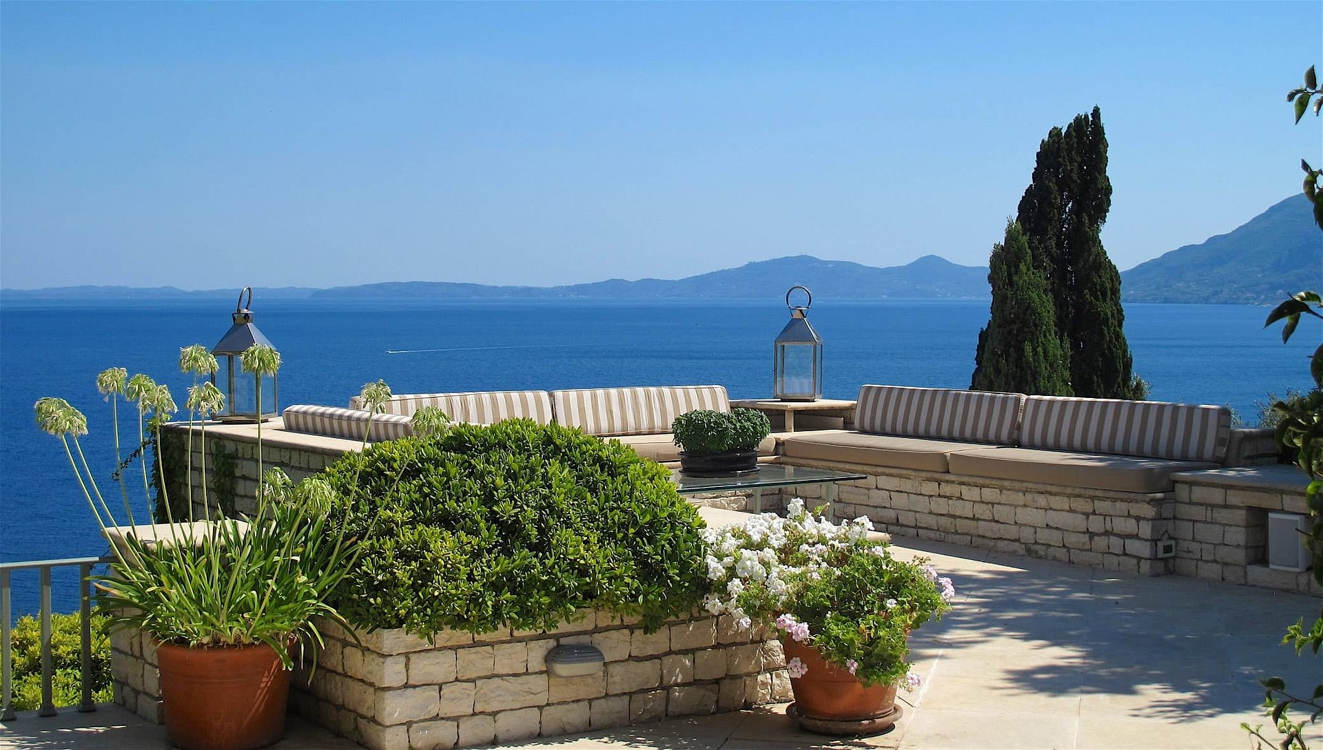 Luxury villa for rent near Corfu town