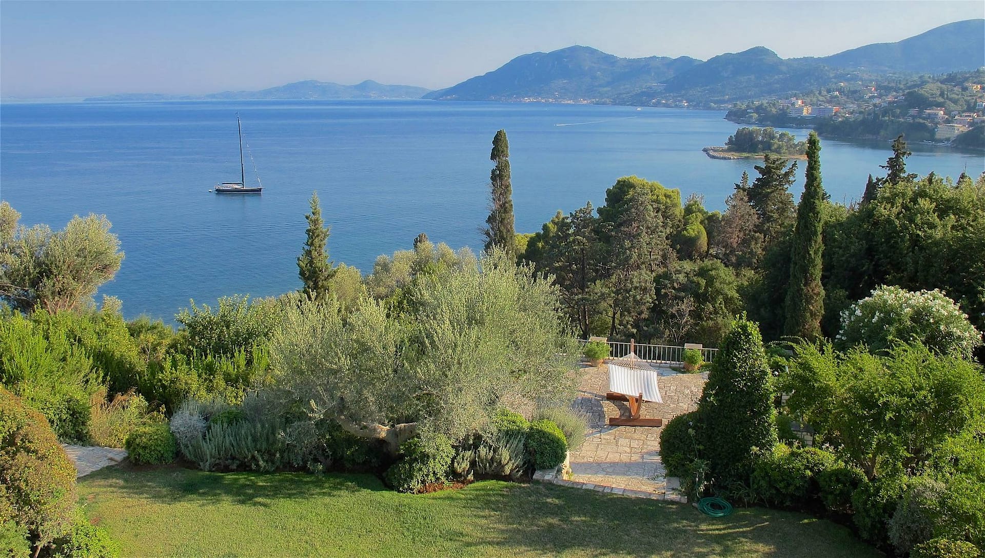 Luxury villa for rent near Corfu town