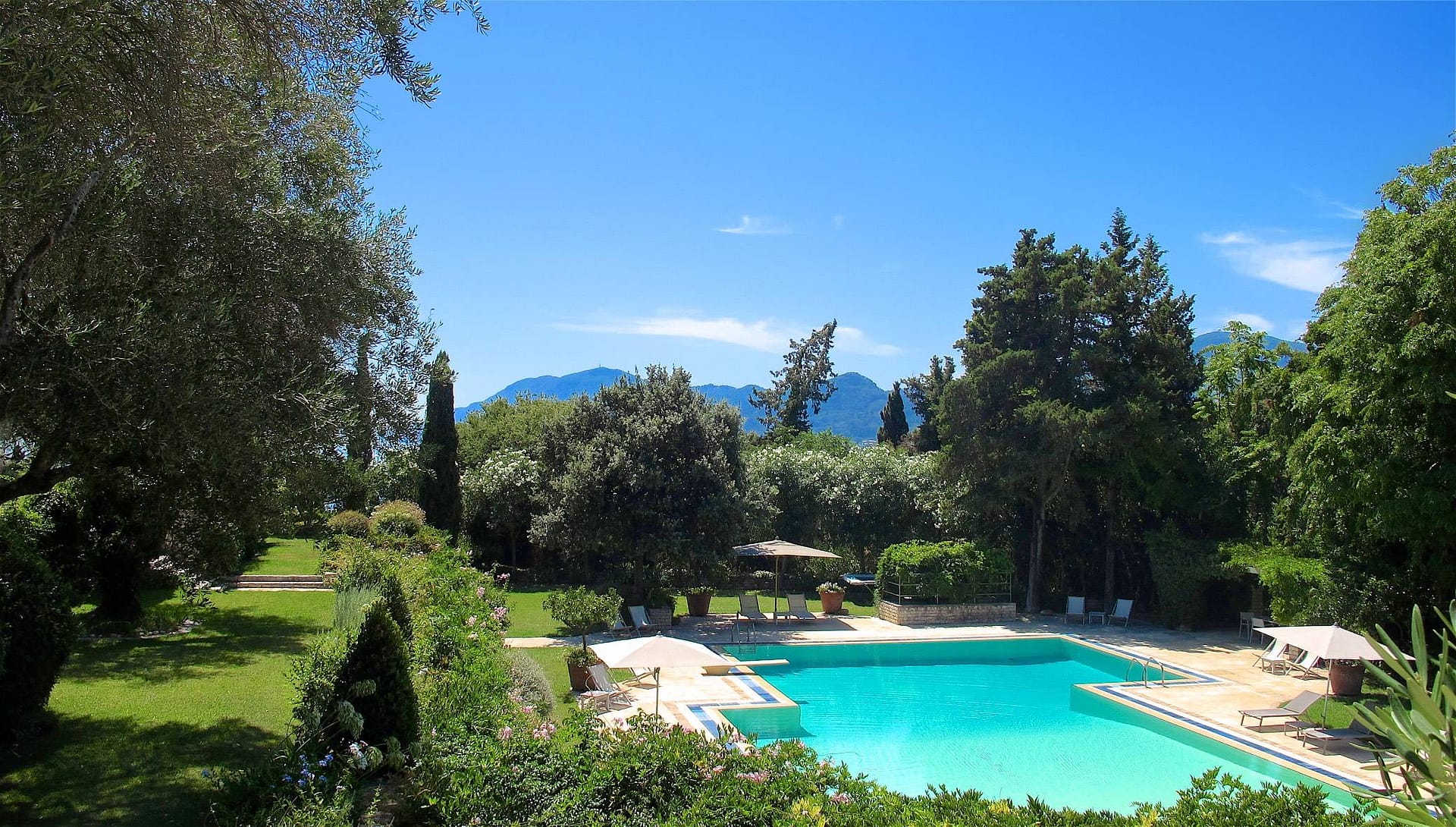 Luxury villa for rent near Corfu town