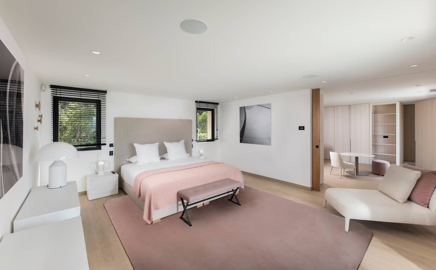 Beautiful Contemporary Villa in Les Parcs du St Tropez_bedroom