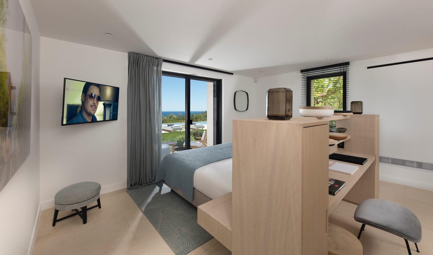Beautiful Contemporary Villa in Les Parcs du St Tropez_bedroom