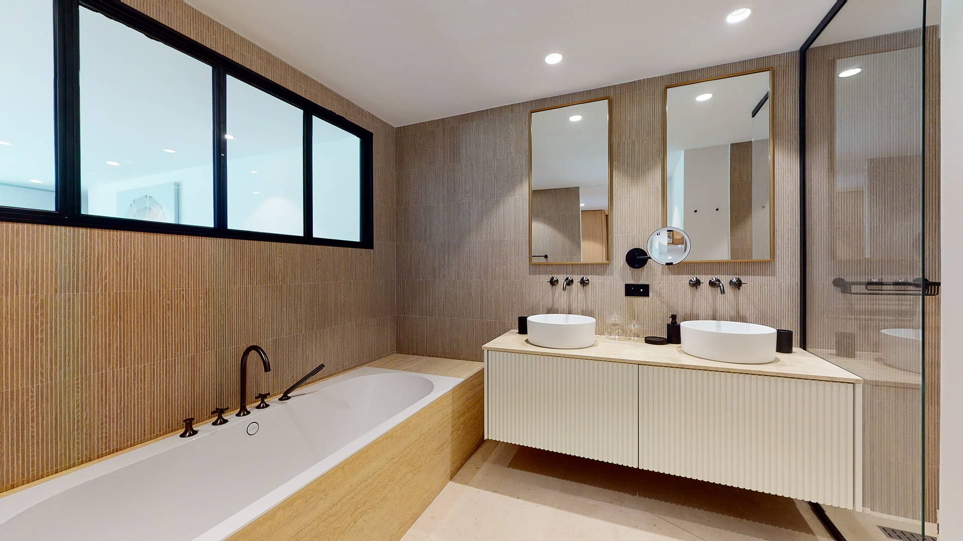 Luxury Villa on La Pointe de l’Ay in St Tropez, FranceChambre_Master_1_SDB__2_