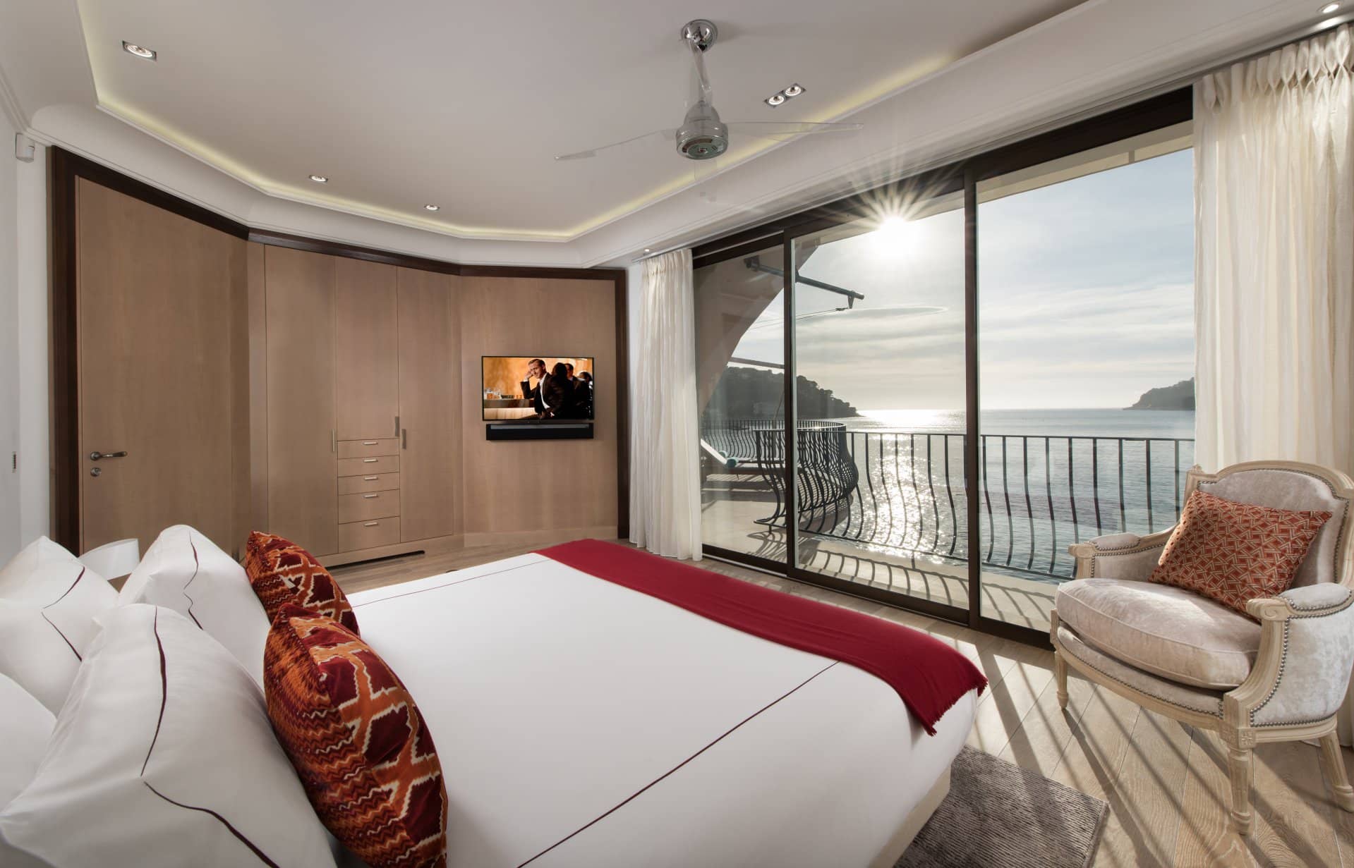 waterfront villa Cap Ferrat bedroom