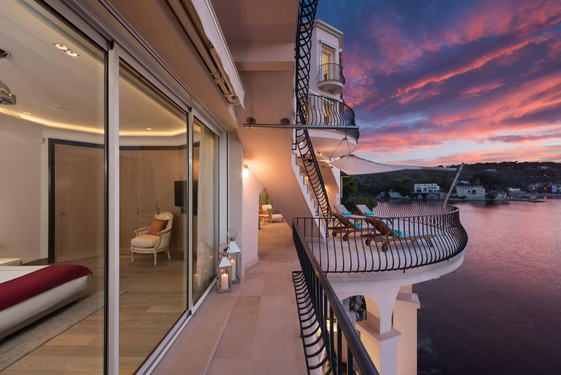 waterfront villa Cap Ferrat terrace