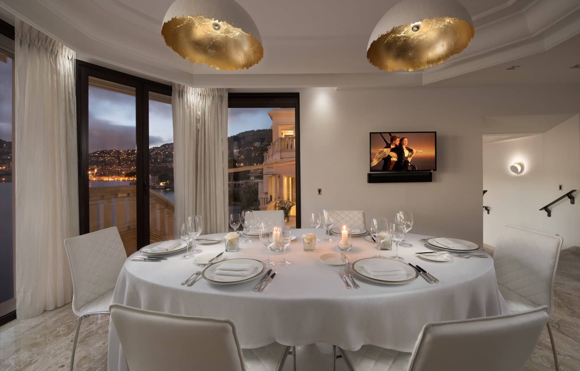 waterfront villa Cap Ferrat dining