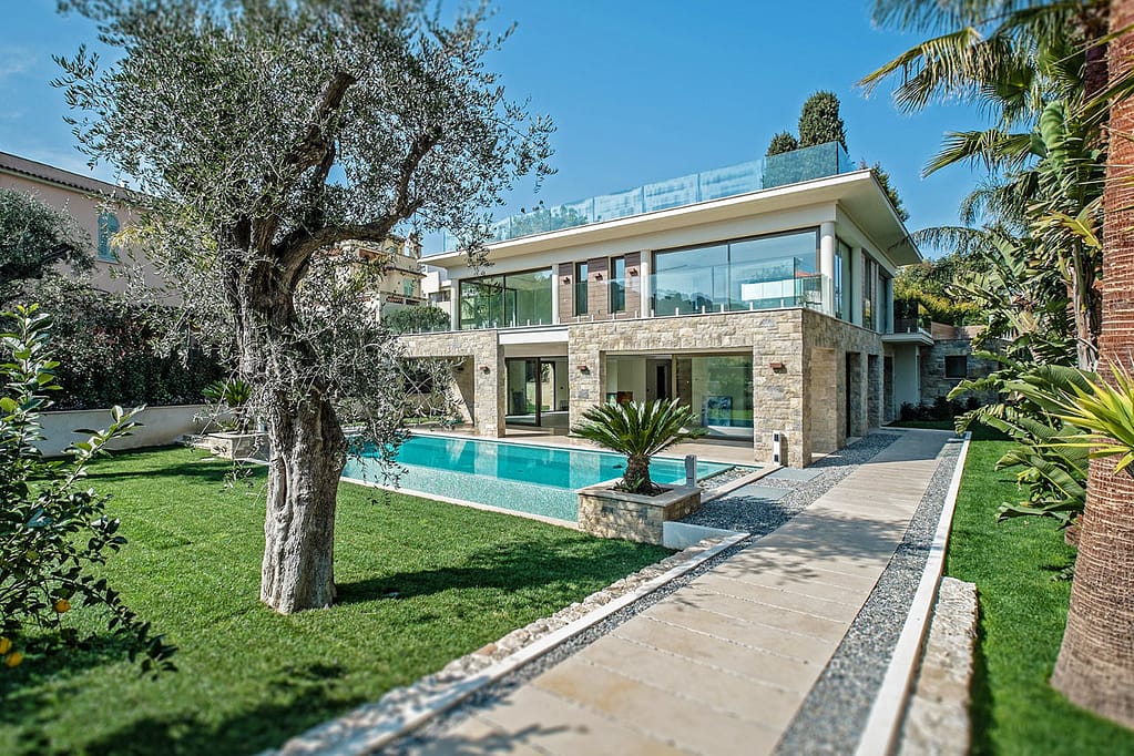 Modern Cap Ferrat Villa For Rent