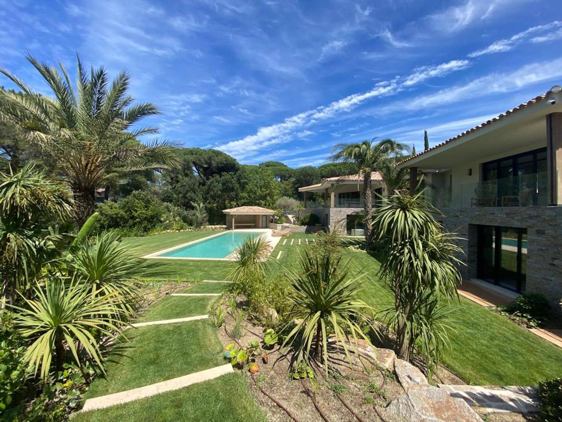 Luxury Villa on La Pointe de l’Ay in St Tropez, France Cuisine_Pro