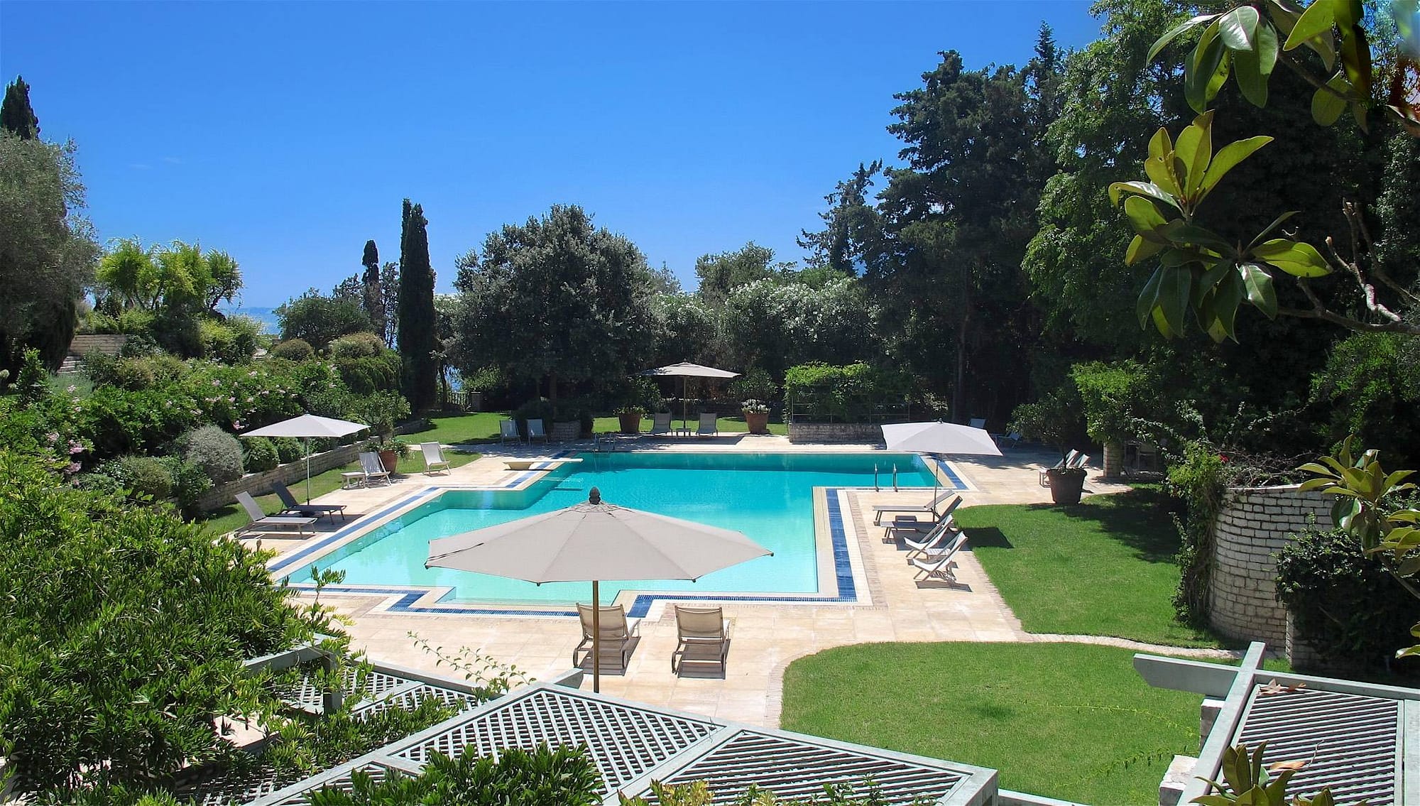 Luxury villa for rent near Corfu town
