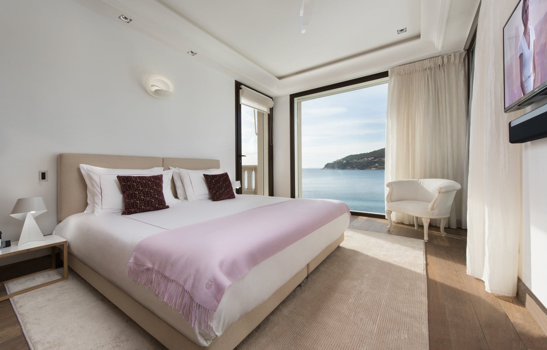 waterfront villa Cap Ferrat bedroom